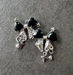 蝶々リボンのピアス　現品　ハンドメイド(黒)