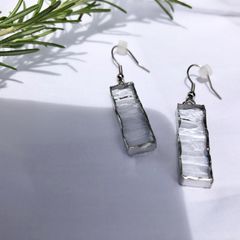 【送料無料】ステンドグラスピアス　クリア　長方形