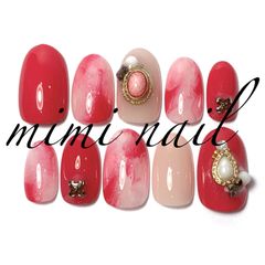 &Co. 高品質ネイルチップ【トマトレッド×先端ゴールドライン】 - メルカリ