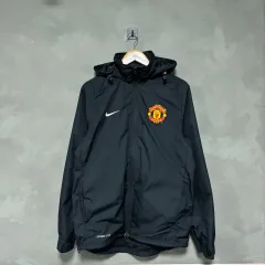 NIKE - NIKE　マンチェスターユナイテッドFC ナイロンジャケット　マウンテンパーカー 2025年最新】nike マンチェスターユナイテッド ナイロン
