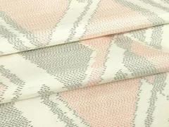 MZK【単衣】正絹・白大島紬・花柄 ・小さめサイズ・居敷当てなし MZK様専用【単衣】正絹・白大島紬・花柄 ・小さめサイズ・居敷