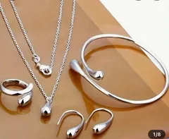 064 シルバー　アクセサリー　４点　セット