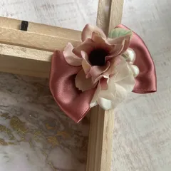 ヘアクリップ　ミニコサージュ　01