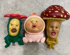 【３個セット】こびとづかん こびと図鑑　こびとずかん　おすわりマスコット1 ホトケアカバネ　カクレモモジリ　シボリオオチチ　リトルハナガシラ　スモモノウチ　ベニキノコビト　ガチャガチャ　ガチャ　ガシャポン　フィギュア