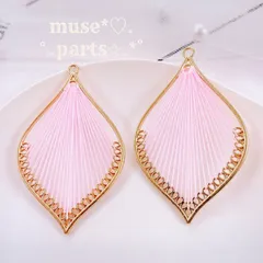 在庫限り さくらライトピンク 大ハープチャーム リーフチャーム 桜色 桃色 ももいろ ゴールドフレーム 刺繍糸 しずく雫 羽根 雪の結晶 葉 花 ボタニカルフラワーパーツ アンティーク風 ハンドメイドパーツ 手芸材料 ピアス イヤリング 浴衣 水着 2個 V