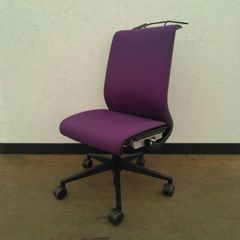 【送料無料！】 Steelcase スチールケース Steelcase オフィスチェア 肘なし THK-10001 2012年製 パープル 肘無し アームなし アームレス ワークチェア PCチェア パソコンチェア デスクチェア OAチェア チェア イス 椅子