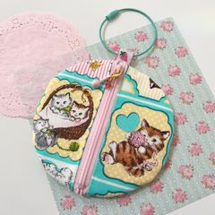 ぺたんこまるポーチ☆レトロアニマル☆猫好き☆可愛いチャームとキーリング☆ゆめかわ