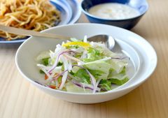 在庫限り 白山陶器 皿 コモ プレート フリーディッシュ クッチーナ 波佐見焼 お皿 中皿 サラダ サラダプレート 食器 すくいやすい食器 磁器 シンプル おしゃれ かわいい キッチン キッチン雑貨 日本製 国産 ギフト プレゼント