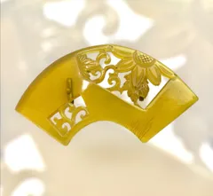 白甲 本べっ甲 帯留め 兼 ブローチ 透かし花彫 彫刻 白甲 本べっ甲 帯留め 兼 ブローチ 透かし花彫 彫刻