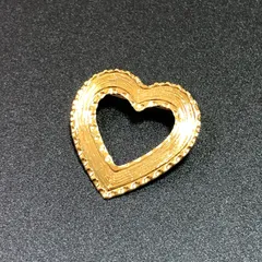 ビンテージ　ブローチ　モダンデザイン！　ハート　ゴールド　レトロクラシカル　ヴィンテージ　バッジ　ピンバッチ　レトロ　AKS311