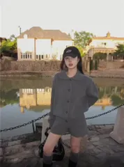 ニット セットアップ 韓国風 おしゃれ 冬 春 トップス カーディガン Aライン ショートパンツ サイズ調整可能 クールな色合い M241226-13