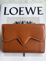 LOEWE 英字型押し 三つ折り財布 ブラウン
