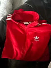 2025年最新】アディダス 赤 ジャージ セットアップの人気アイテム