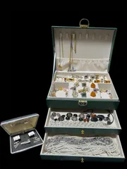 【中古】遺品整理 生前整理 アクセサリーまとめ売り ネックレス  イヤリング ブレスレット  ネクタイピン    ブローチ  パール  天然石  べっ甲   NA25I(T)19