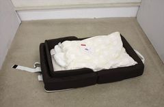 ファルスカ コンパクトベッド フィット ブラウン ベビー寝具 持ち運べるベッド 新生児～生後12ヶ月 クリーニング済み A3740408