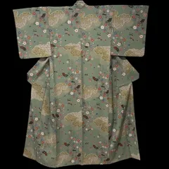 美品 洗える着物 トールサイズ 身丈162cm 袷仕立て 秋冬春用 小紋 若草色 四季折々 桜 藤 紅葉 銀杏 梅 蝶 吉祥文様 青海波 扇 厄除 祝時 カジュアル 化繊 ポリエステル100% A25B(出)6