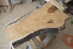 アウトレット カエデ(楓)の一枚板 長さ約79cm 幅約26～43cm 厚さ約4.7cm DIY用 Z045