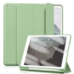 新品 Aoub iPad 9.7 インチ 第5 第6世代 (2018/2017) ケース オートスリープ/ウェイク機能対応 Apple Pencilペン収納・ホルダー付 スマートカバー ソフト TPU 薄型 軽量 耐衝撃 三つ折りスタンド (ライトグリーン)