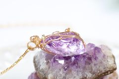 パープルピンク✧アンダラクリスタルのワイヤージュエリーネックレス✧ペンダント