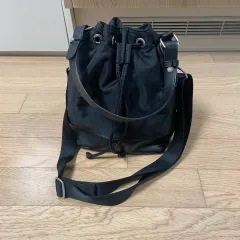 ☆希少美品☆ SLOW＆CO BEAMS 巾着バッグ 極美品 レザー 牛革 B:MING by BEAMS（ビーミングバイビームス）の「B:MING by BEAMS