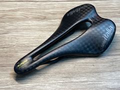 JC979 セライタリア selle italia SLR TEKNO BOOST サドル 黒 フルカーボン ENGINEED BY dallara