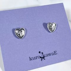 両耳用−クロスハートのピアス /イヤリング変更可/闇 かわいい ゴシック 病みかわいい 可愛い 地雷系 かっこいい 十字架