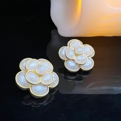 イヤリング ヴィンテージ フランス風 銅メッキ フラワー 中世風 ガラス 気品 高級感XuA1651