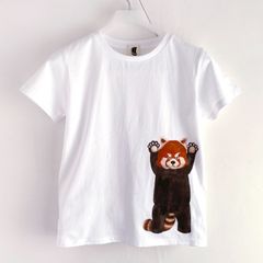 レディース　レッサーパンダ柄Tシャツ　手描きで描いた動物柄Tシャツ
