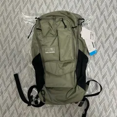正規品 mm6×Salomonサロモン バックパック リュック カーキ 24AW SALOMON】◇DAYPACK 20 MM6 MAISON MARGIELA◇LC2380000