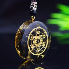 一点物】ゴビ瑪瑙 金彩彫刻「生命の樹」革紐ロングネックレス