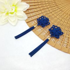 【受注制作】八重菊結びのロングタッセルピアス・イヤリング（紺・ネイビー） 和風 中華風 チャイナ 中国結び 飾り結び 組紐