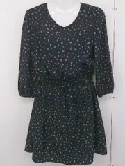 ◇ BEAMS LIGHTS 総柄 シャーリング 長袖 膝丈 ノーカラー ワンピース サイズ 36 ブラック ベージュ レッド レディース  【中古】 【1204130003996】のサムネイル