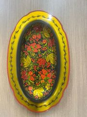 ★ロシアの民芸品★　ホフロマ塗りパン皿（黒地・W31㎝×L19㎝×H4㎝）