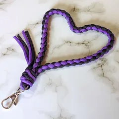 スマホストラップ カメラストラップ パラコード ハンドストラップ 一眼レフ  ハンドメイド ギフト 紫 ムラサキ パープル 黒 クロ ブラック