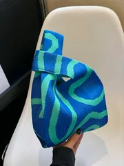 バッグ レディース ハンドバッグ ノット ジオメトリックパターンクロシェバッグ、1個入り ミニクロシェバッグ ハンドバッグ、ジオメトリックパターン編み物クロシェ通気性軽量折りたたみポケット、携帯電話、傘、化粧品、リ