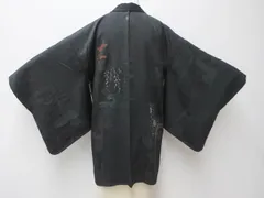 【一輝堂】【着物】 アンティーク 羽織 黒羽織 一つ紋 雲に草花文 羽織紐付き 身丈約79cm 裄丈約64cm 25z01-603