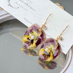 フリンジビオラのピアス