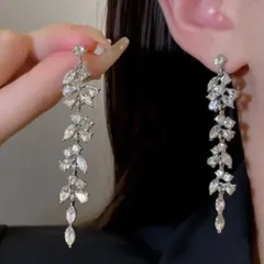 ピアス イヤリング ブライダル ウェディング 結婚式 ジュエリー ブライダルピアス フラワー リーフ シルバー ロングピアス ロング 大ぶり ウエディング パーティー 二次会 前撮り 小枝 プレゼント