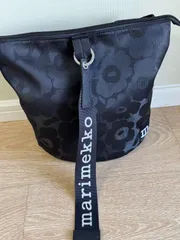 Marimekko マリメッコ ショルダーバッグ 斜めがけ レディース 花柄 ウニッコ