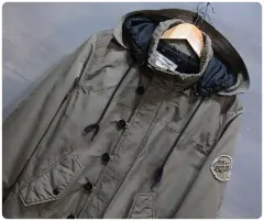 LEVI'S(リーバイス) ミリタリー ダウンジャケット マウンテンパーカー ブルゾン (男性 XL ／ 105 ）