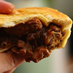 ミートパイ オーストラリア「フォーン トゥエンティー」（150g） SKU817 Meat Pie "Four'n Twenty" from Australia (150g)