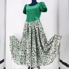 【美品 日本製フラダンス用衣装】グリーン×ホワイト Paondor パンドール ワンピースドレス ハワイアンプリント 緑 白 ベロア 大きく広がる裾 スカート2枚重ね 重量感 高級感 綺麗 爽やか