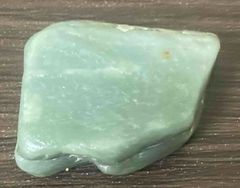 超特価1,500円！「グリーン瑪瑙」の透過度の美しい原石！（阿波翡翠研究所）