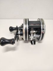 ＡＢＵ　アブ　Ａｍｂａｓｓａｄｅｕｒ　アンバサダー　４６００ＣＢ　シルバー　８５－２　８８－８９　両軸　ベイト　バス　リール　オリム　ＯＡ　（０８）