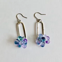 メタルフープとビーズボールのピアス　ブルー系