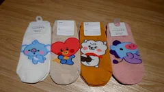 韓国限定　BT21靴下4足セット　①