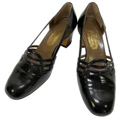 美品 銀座ヨシノヤ エナメル ローファー 黒22.5cm アーモンドトゥパンプス 2025年最新】銀座ヨシノヤ 22.5の人気アイテム - メルカリ