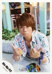 【中古】生写真(ジャニーズ) Kis-My-Ft2/北山宏光/膝上・座り・衣装白・黒・赤・青・両手親指立て・口閉じ/「Sha la la☆Summer Time」PV＆ジャケ写撮影/公式生写真