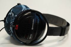 beyerdynamic DT901 のイヤーパッドの保護・修理に mimimamo スーパーストレッチ・ヘッドホンカバー （サイズ：L、色：オーシャン、型番：MHC-002-CO）