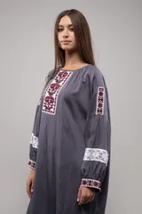 ウクライナ刺繍ヴィシヴァンカ クロスステッチ　手刺繍　ワンピース　麻　レディース・フリーサイズ